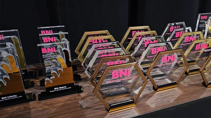 Trophies & Award - BNI Singapore